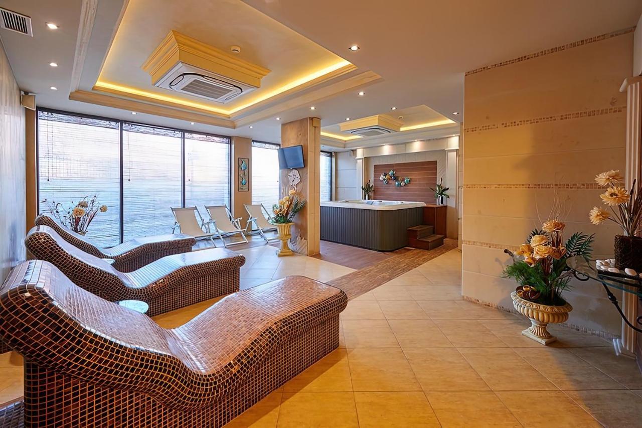 Private Apartments By The Sea With A Large Terrace In Apart Hotel! Pomorie Eksteriør bilde