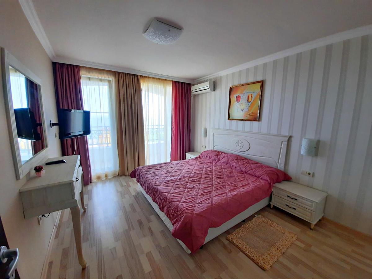 Private Apartments By The Sea With A Large Terrace In Apart Hotel! Pomorie Eksteriør bilde