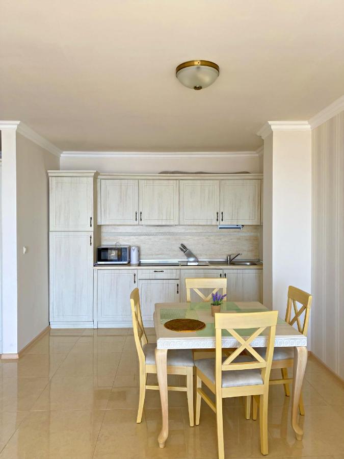 Private Apartments By The Sea With A Large Terrace In Apart Hotel! Pomorie Eksteriør bilde